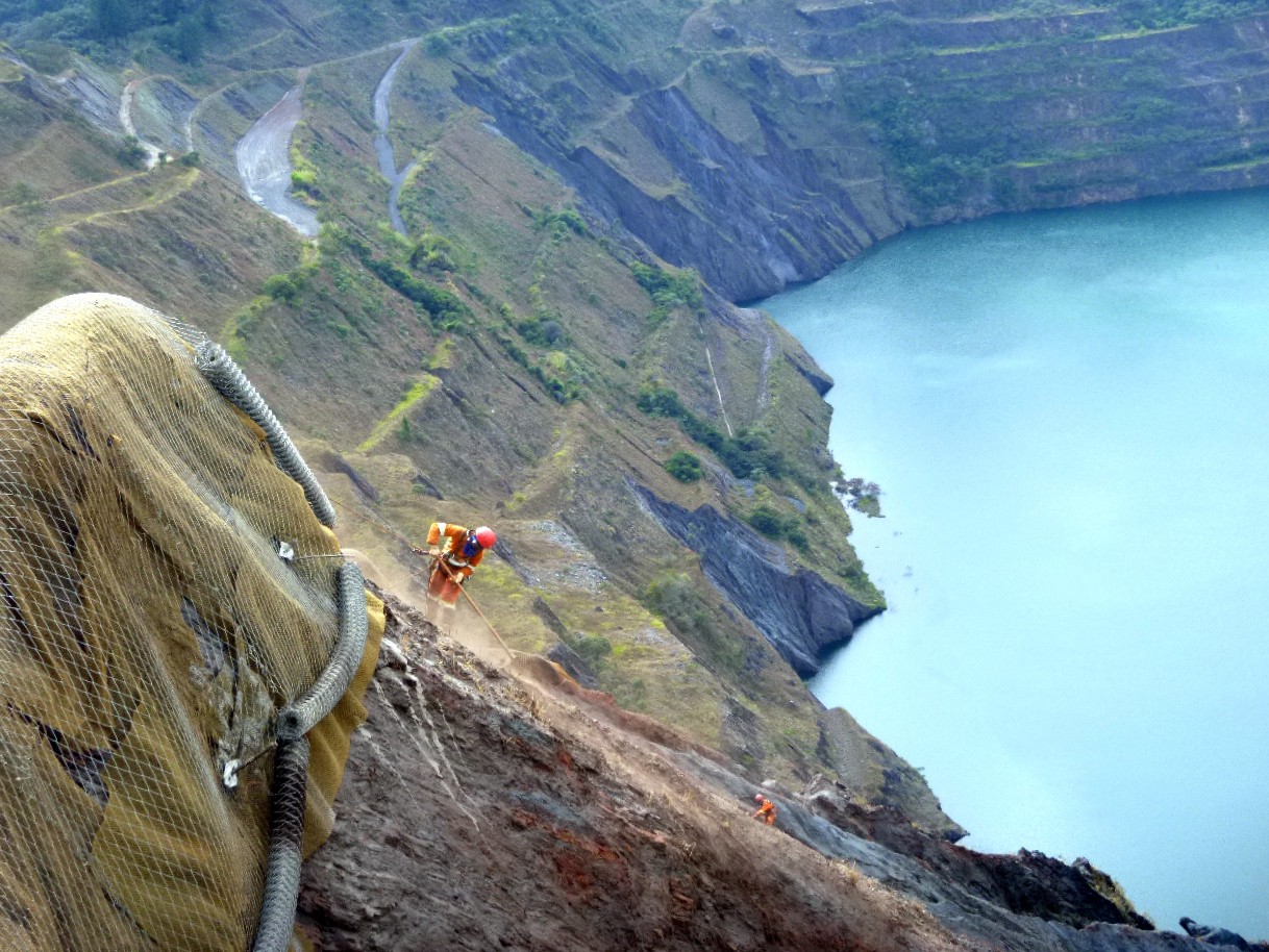 Geobrugg Ruvolum Slope 1